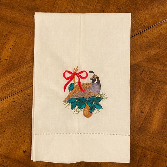 Pair of Festive Tea Towels with a Partridge in a Pear a tree Design - Picture 2 of 7
